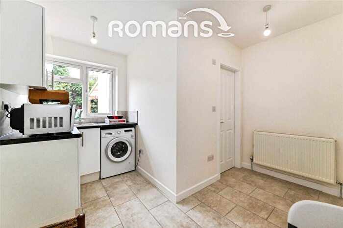 1 Bedroom Flat To Rent In Hermon, London Road, Bracknell, RG12