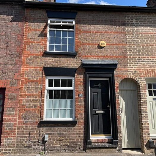 2 Bedroom Character Property For Sale In George Street, Berkhamsted, HP4