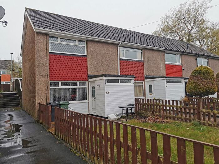 3 Bedroom End Of Terrace House To Rent In Bodmin Road, Leeds, West Yorkshire, Uk, LS10
