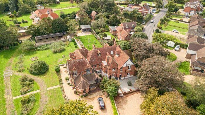 6 Bedroom Semi-Detached House For Sale In Station Road, Ryde, PO33