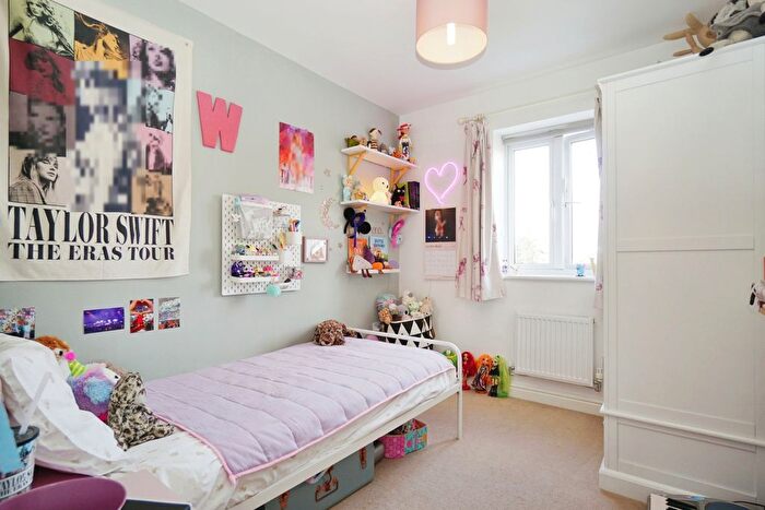 3 Bedroom End Of Terrace House For Sale In Mills Drive, Wellington, Somerset, TA21