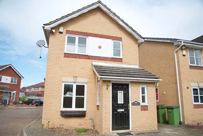 2 Bedroom Detached House To Rent In Kentlea Road, Thamesmead West, SE28