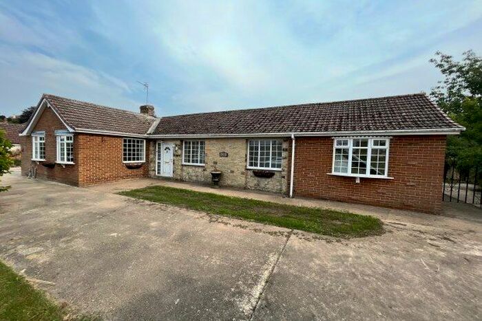 3 Bedroom Bungalow To Rent In Teesway, Darlington, DL2