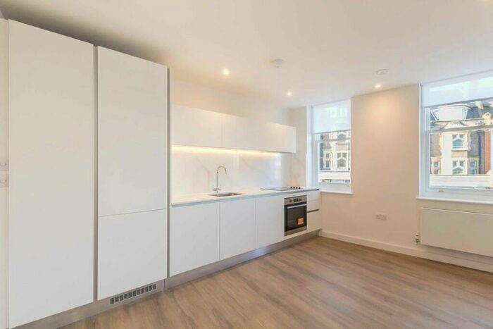 2 Bedroom Flat To Rent In Finchley Road, Golders Green, NW11