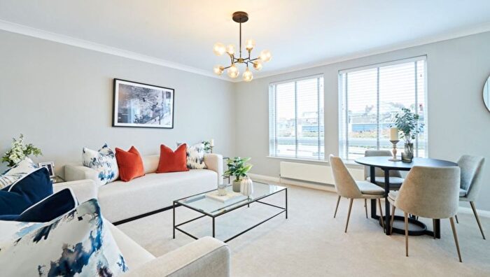 2 Bedroom Flat To Rent In Fulham Road, London, SW3