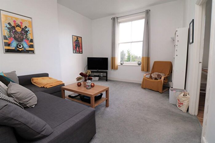 2 Bedroom Flat To Rent In Mount View Road, London, N4