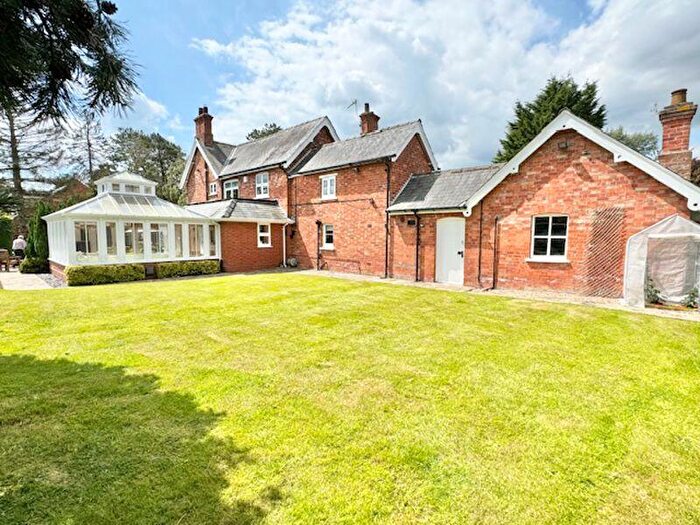 4 Bedroom Detached House For Sale In Humberston Avenue, Humberston, DN36