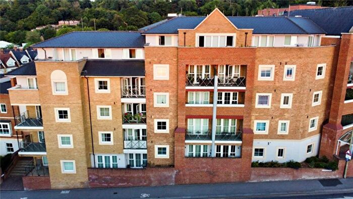 1 Bedroom Apartment For Sale In Flambard Way, Godalming, Surrey, GU7