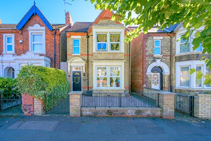 4 Bedroom Detached House For Sale In Eastfield Road, Peterborough, PE1