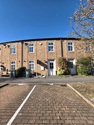 3 Bedroom Town House To Rent In Littlelands, Cottingley, BD16