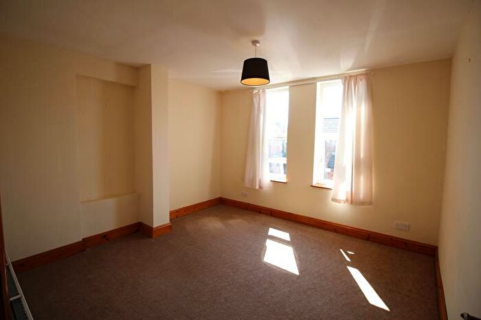 2 Bedroom Flat To Rent In Bower Street, Bedford, MK40