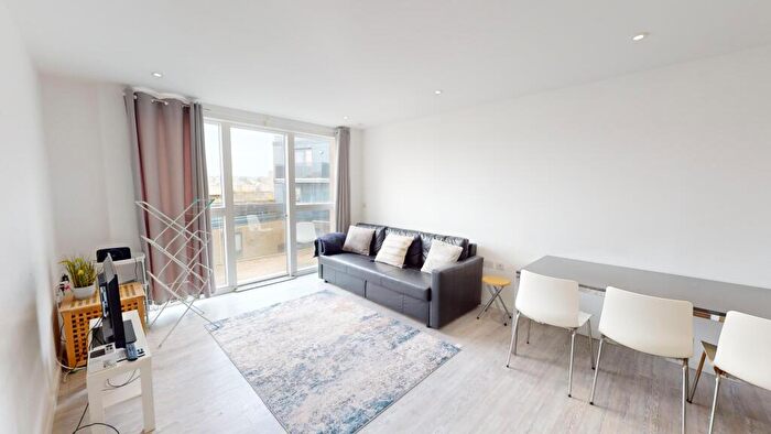 2 Bedroom Apartment To Rent In Fleet Street, BN1