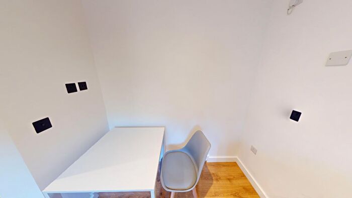 Studio To Rent In Grasmere Avenue, Acton, W3 - Photo 3
