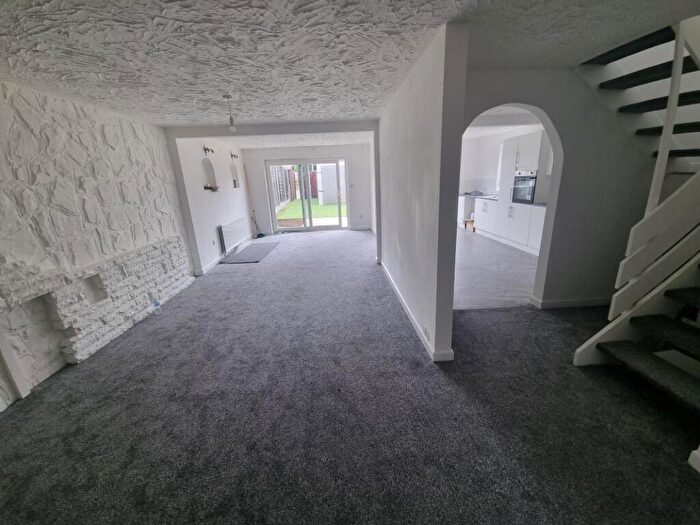 3 Bedroom End Of Terrace House For Sale In Manor Avenue, Pitsea, Basildon, Essex, SS13