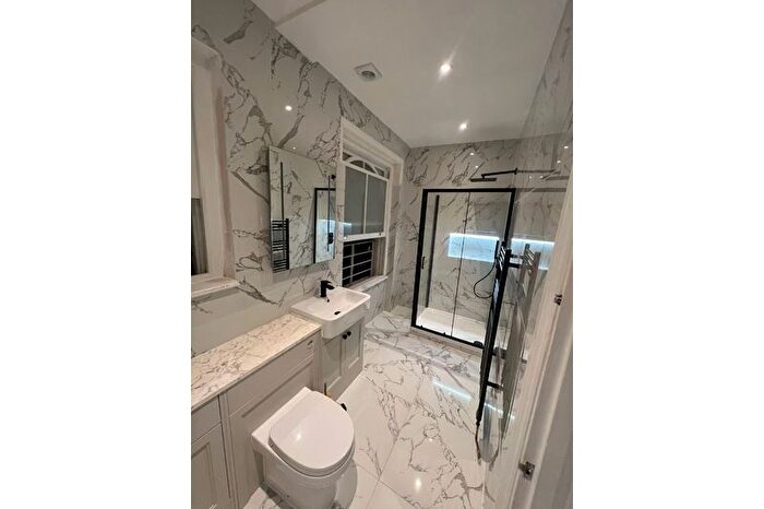 2 Bedroom Flat To Rent In Nightingale Lane, Clapham South, SW12