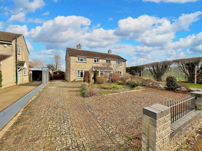 3 Bedroom Semi-Detached House For Sale In Larkhill Road, Abingdon, OX14