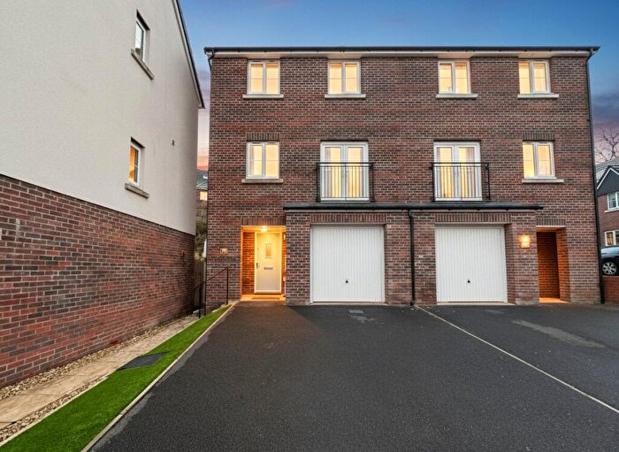 3 Bedroom Semi Detached House To Rent In Tithebarn, Exeter, EX1