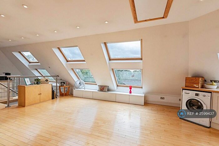 2 Bedroom Flat To Rent In Dalston Lane, London, E8