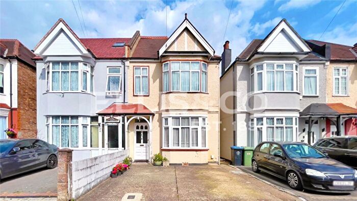 4 Bedroom Semi Detached House For Sale In Swinderby Road, Wembley, HA0