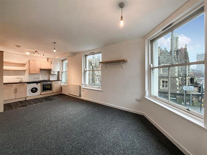 1 Bedroom Apartment For Sale In West Street, St. Philips, Bristol, BS2