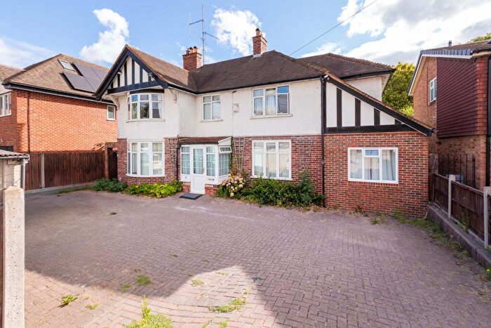 5 Bedroom Detached House For Sale In Braywick Road, Maidenhead, SL6