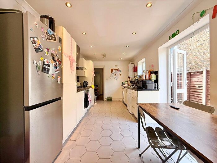 5 Bedroom Terraced House To Rent In Bow Common Lane, London, E3