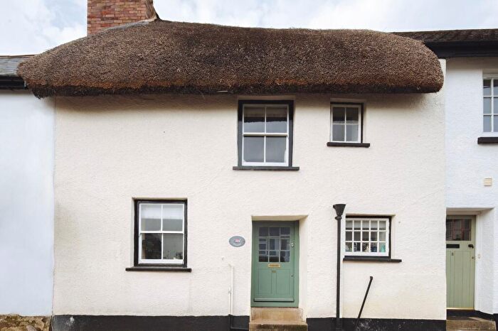 2 Bedroom Cottage For Sale In Exeter Road, Silverton, EX5