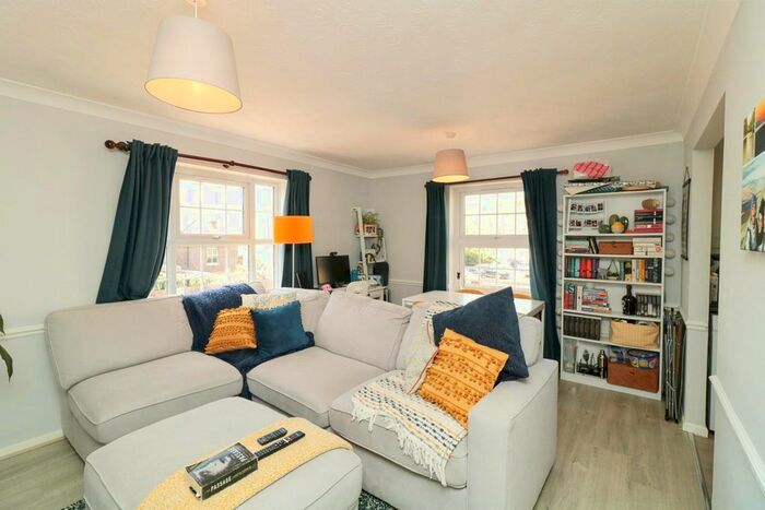 1 Bedroom Flat To Rent In Red Lion Court, Bishops Stortford, CM23