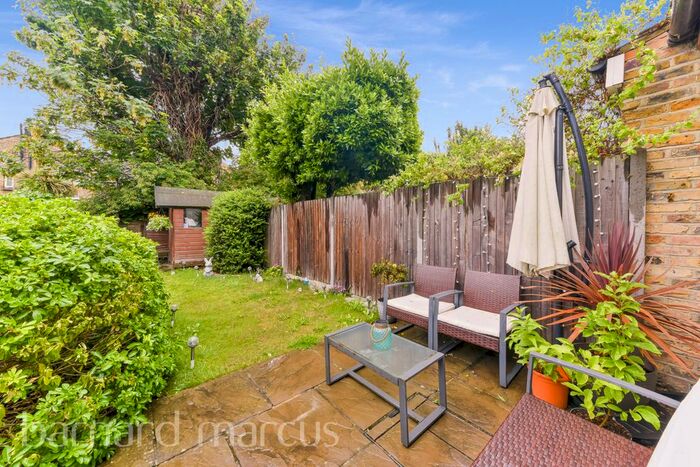 2 Bedroom Flat To Rent In Corsehill Street, London, SW16