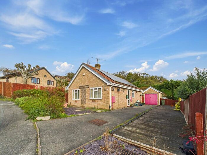2 Bedroom Bungalow For Sale In Broom Close, Calcot, Reading, RG31