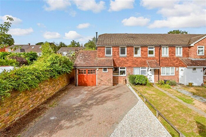 2 Bedroom End Terrace House For Sale In Buckland Hill, Maidstone, Kent, ME16