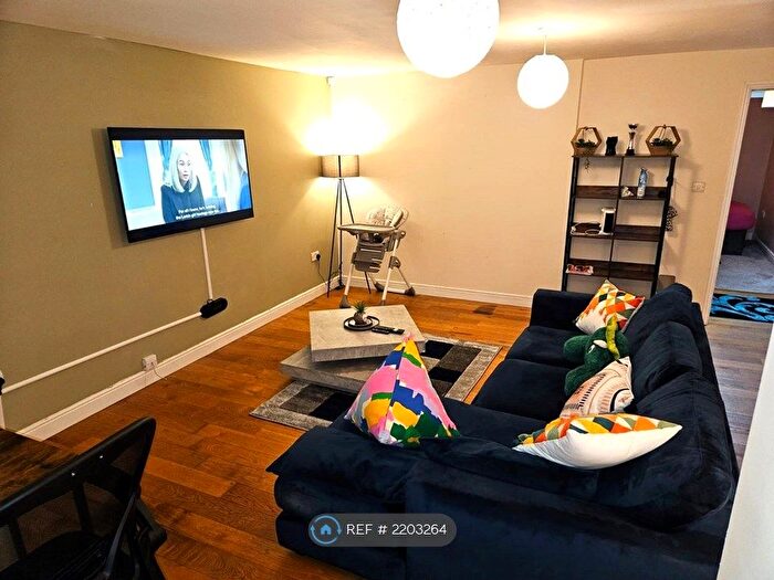 2 Bedroom Flat To Rent In Thyme Close, London, SE3