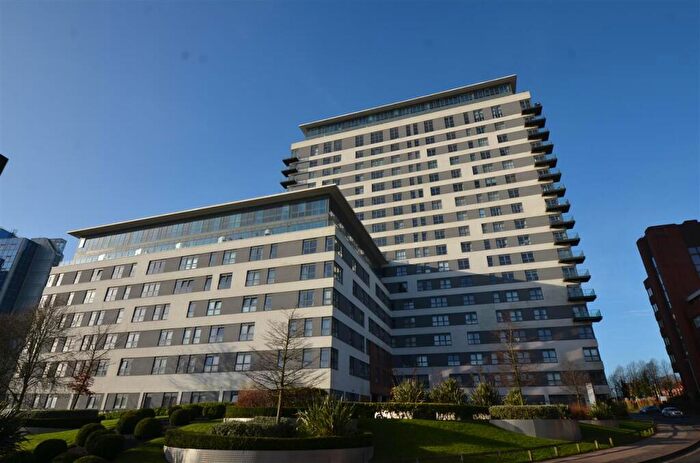 2 Bedroom Apartment To Rent In Skyline Plaza, Town Centre, Basingstoke, Hampshire, RG21
