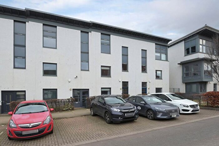 3 Bedroom Town House For Sale In Tudsbery Avenue, Niddrie, Edinburgh, EH16