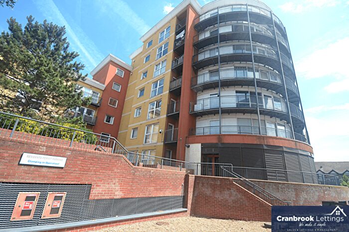 2 Bedroom Apartment To Rent In Royal Crescent, IG2