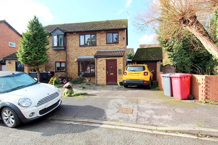 3 Bedroom Semi Detached House For Sale In Haig Drive, Cippenham, SL1