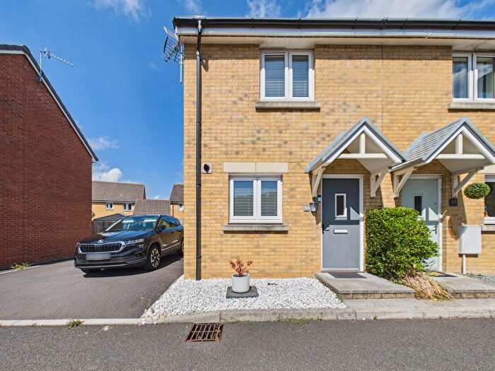 2 Bedroom End Terrace House For Sale In Cilgant Y Lein, Pyle, Bridgend, CF33