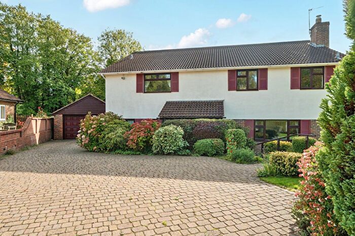 4 Bedroom Detached House For Sale In Church Road, Haslemere, GU27