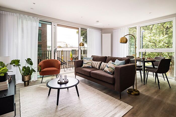 2 Bedroom Flat To Rent In Neptune Wharf, Grinstead Road, London, SE8