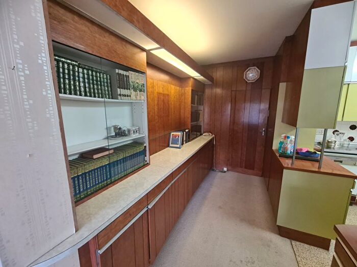 4 Bedroom Detached House For Sale In Mayfield Gardens, Hendon, London, NW4