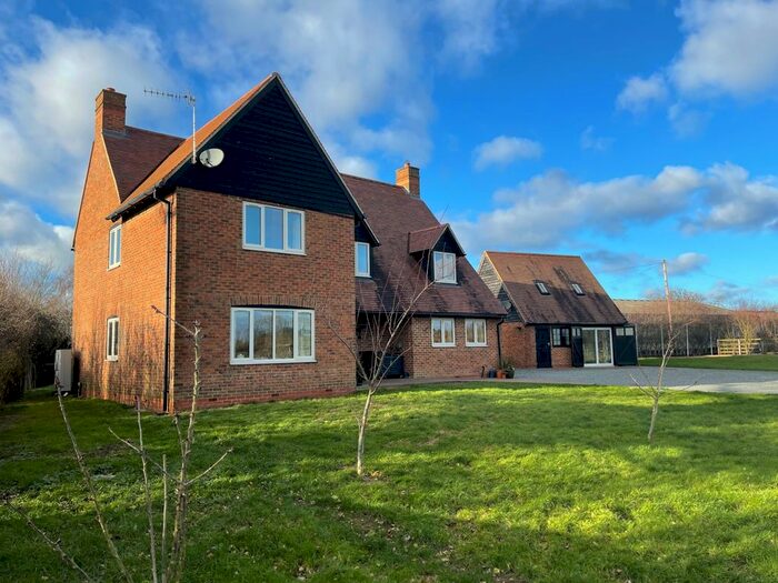 4 Bedroom Detached House For Sale In Addington, Buckinghamshire, MK18