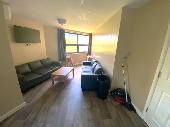 7 Bedroom Flat To Rent In Classic House, Stokes Croft, Bristol, BS1