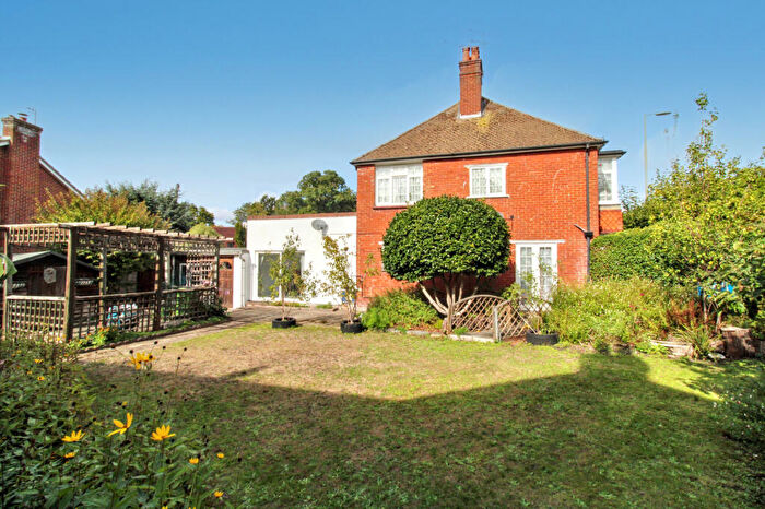 4 Bedroom Detached House For Sale In Farnborough Road, Farnborough, GU14