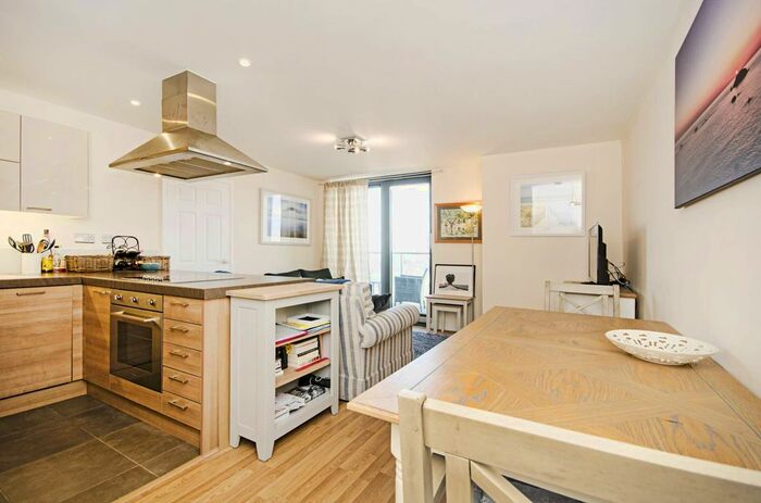 1 Bedroom Flat To Rent In Sky Apartments, Homerton, London, E9