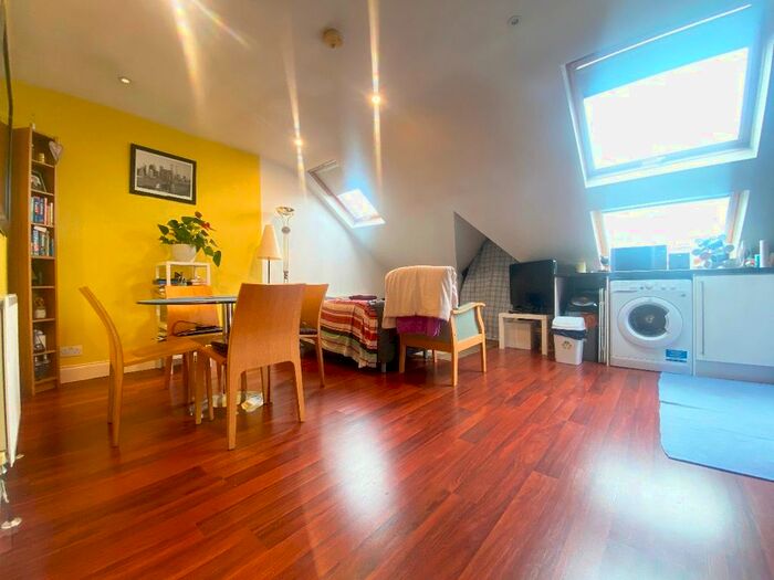 1 Bedroom Flat To Rent In Ribblesdale Road, London, SW16