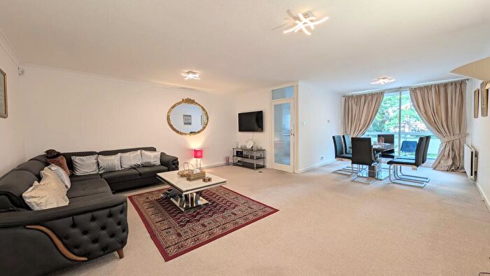 2 Bedroom Apartment To Rent In Stonegrove, Edgware, HA8