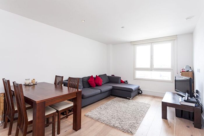 1 Bedroom Flat To Rent In St. Luke's Avenue, London, SW4