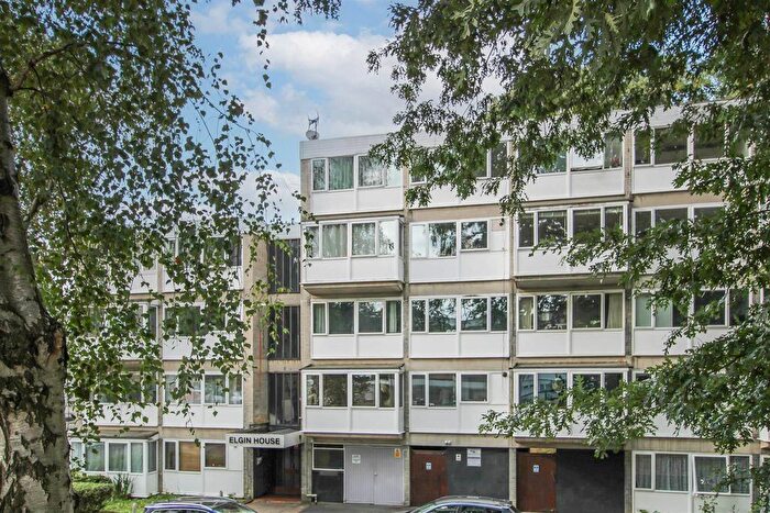 2 Bedroom Flat For Sale In Elgin House, Cameron Close, Warley, Brentwood, CM14