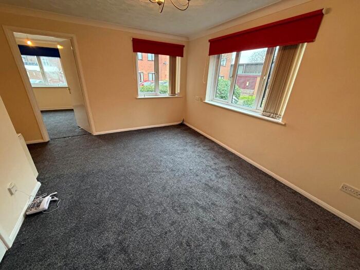 1 Bedroom Flat For Sale In Norton Court, High Street South, Dunstable, LU6