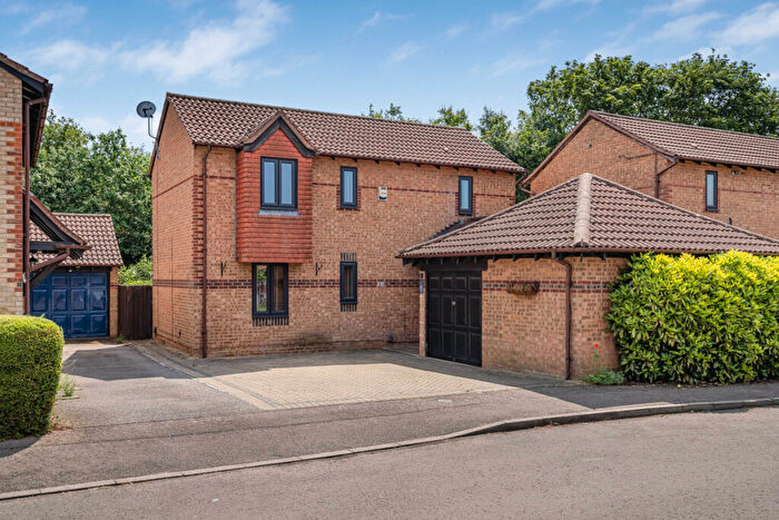 3 Bedroom Detached House For Sale In Hornbeam Road, Bicester, OX26